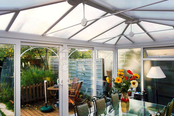 Photo n°4 of the Veranda NOTTINGHAM V2 Full Glazing