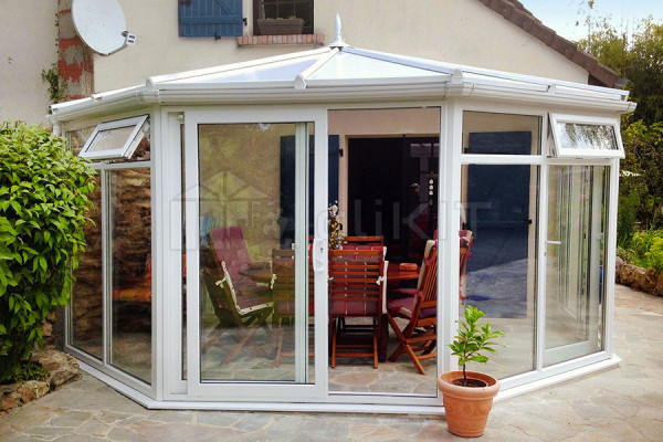 Photo n°2 of the Veranda OXFORD V2 Full Glazing