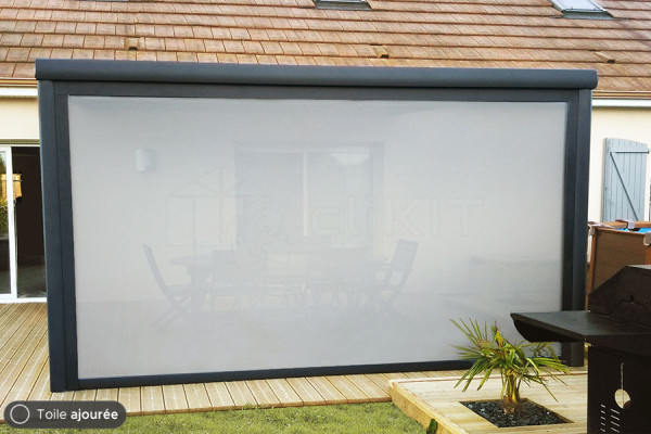 Photo n°4 of the IMPERIAL ZIP 130 Motorized Screen Awning