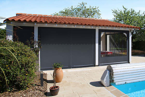 Photo #5 of the CLOSEO Opaque Closure Cover for Pergola