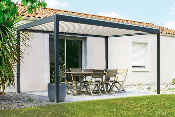 Photo n°4 of the SUNLITE Freestanding Bioclimatic Pergola