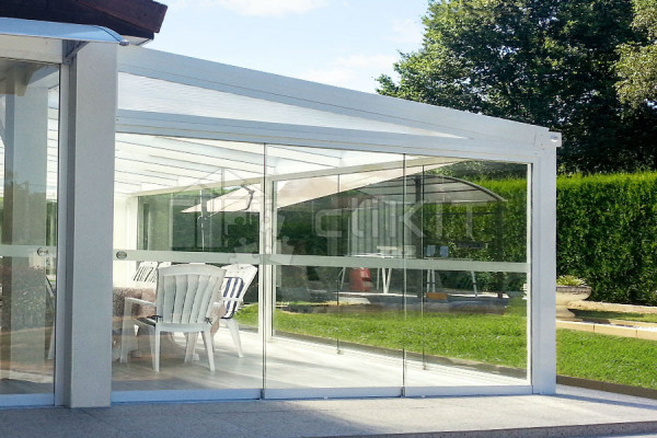 Photo n°4 du Verre Coulissant Latéral pour Pergola