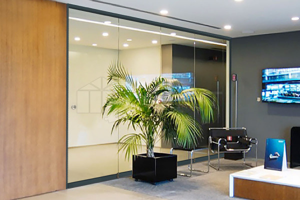 Photo n°2 of the Glass Room Divider and Office Partition